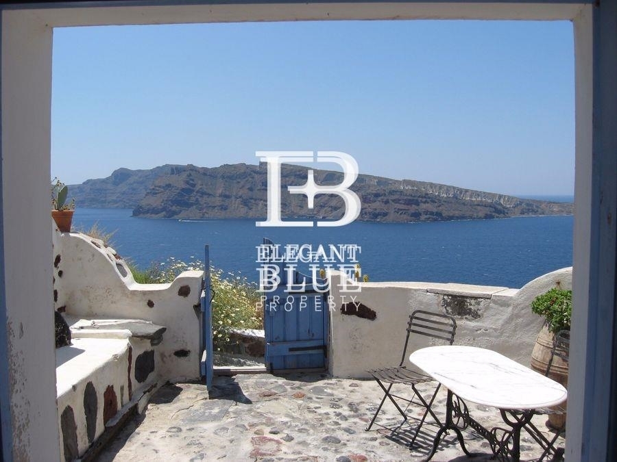 (For Sale) Residential Detached house || Cyclades/Santorini-Oia - 80 Sq.m, 2 Bedrooms, 800.000€ 