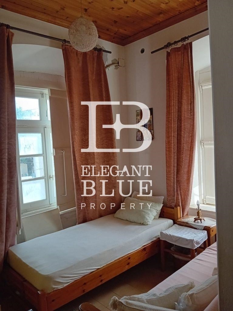 (For Sale) Residential Floor Apartment || Piraias/Spetses - 120 Sq.m, 5 Bedrooms, 470.000€ 