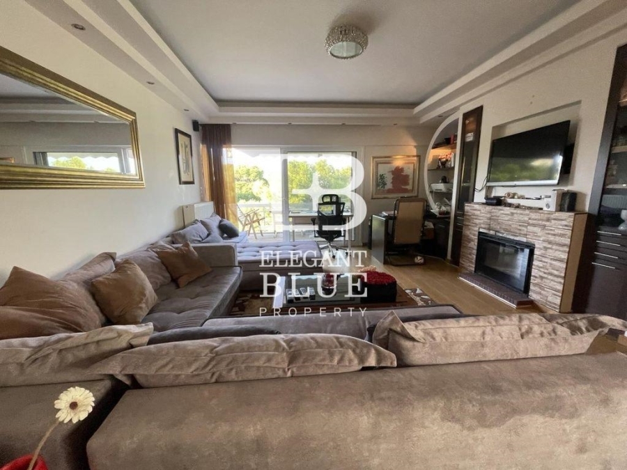 (For Sale) Residential Apartment || East Attica/Vouliagmeni - 85 Sq.m, 1 Bedrooms, 990.000€ 