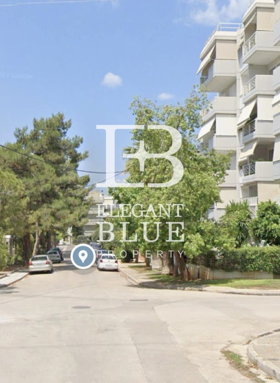 (For Sale) Land Plot || Athens South/Glyfada - 650 Sq.m, 3.200.000€ 